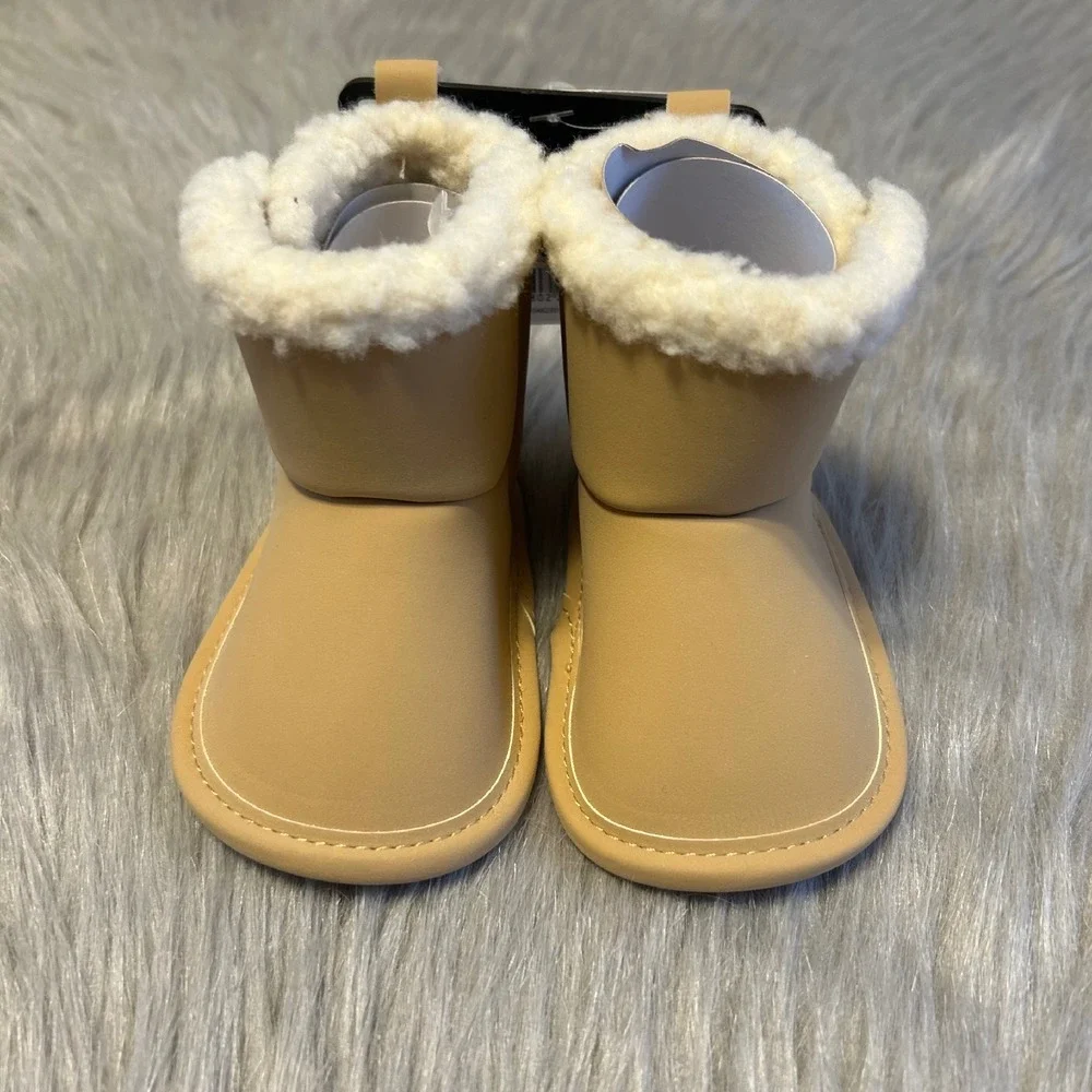 Carter's Child Of Mine Crib Shoes Baby Size 0-3‎ Months Beige Boots Booties